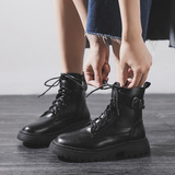 Martens, черные короткие сапоги в английском стиле, популярно в интернете, 2023, в британском стиле