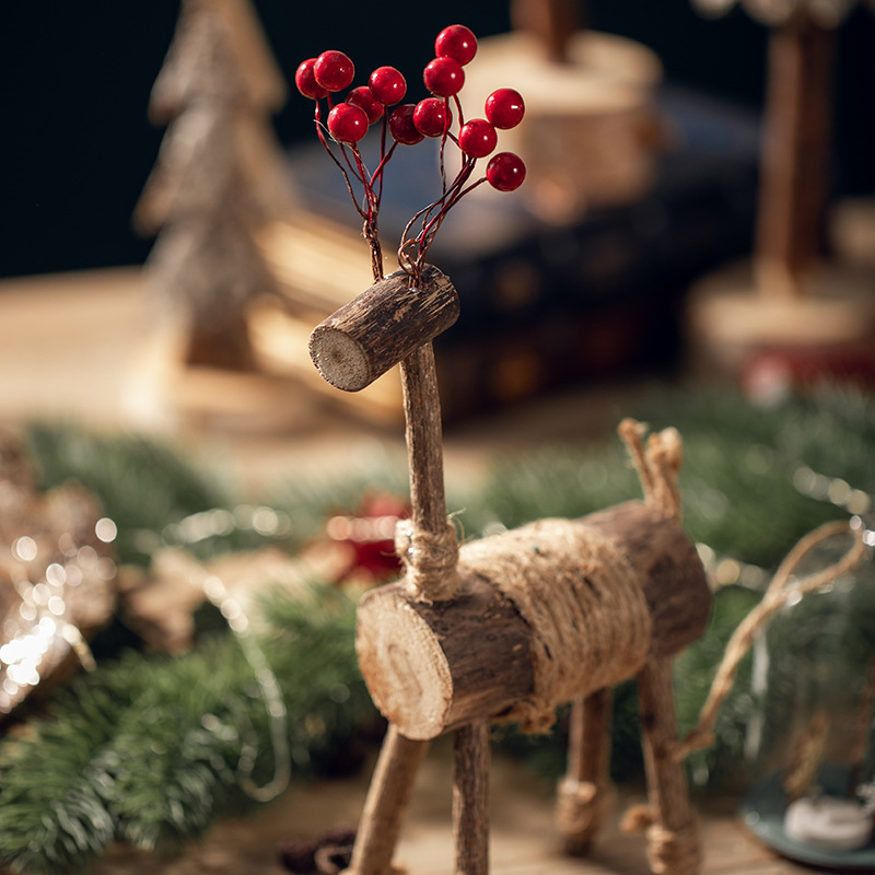 Decoración de madera alce decoración de madera sólida pareja ciervo fruta roja ciervo decoración de escritorio decoración de decoración de Navidad