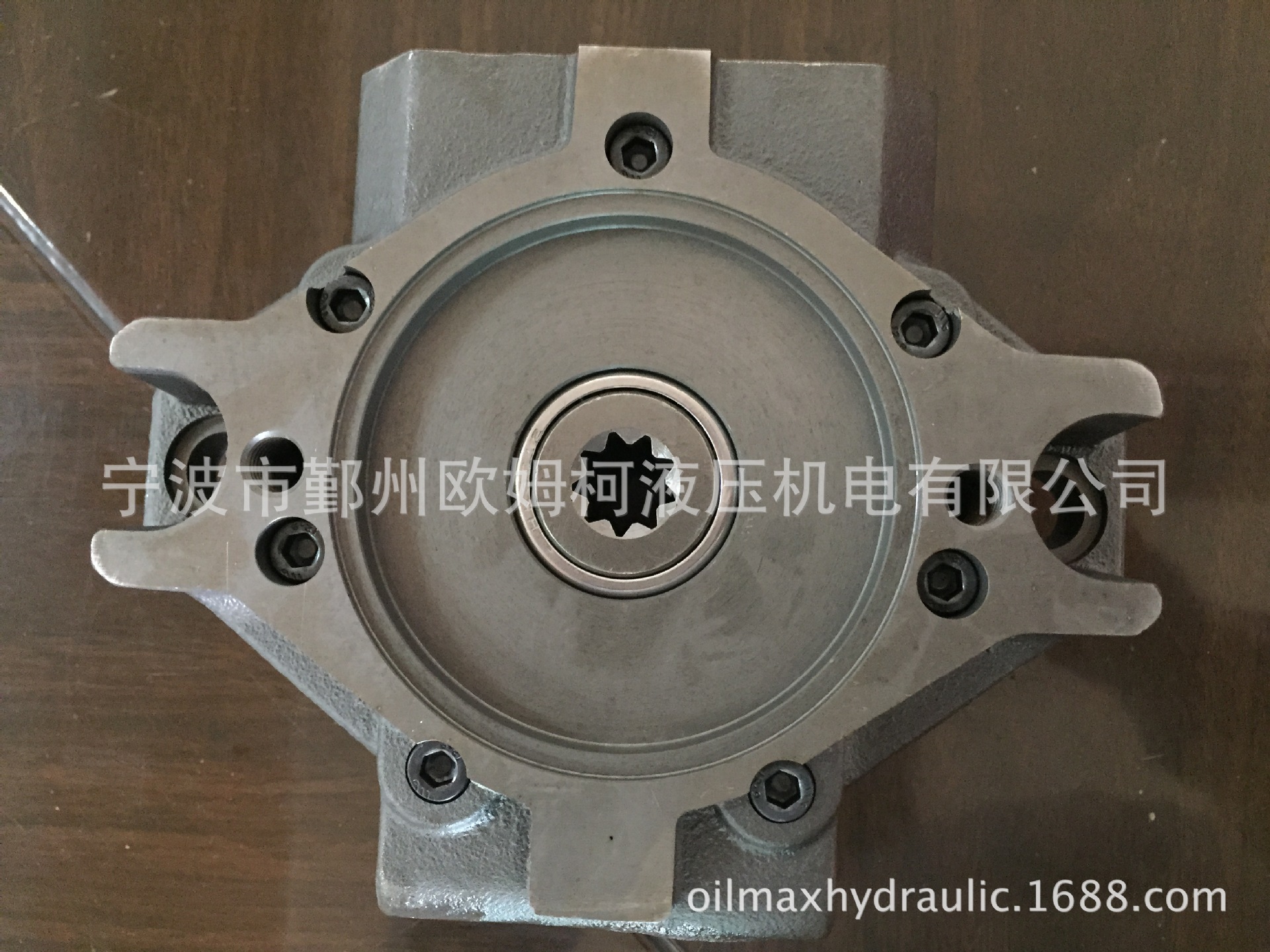 徐工压路机补油泵