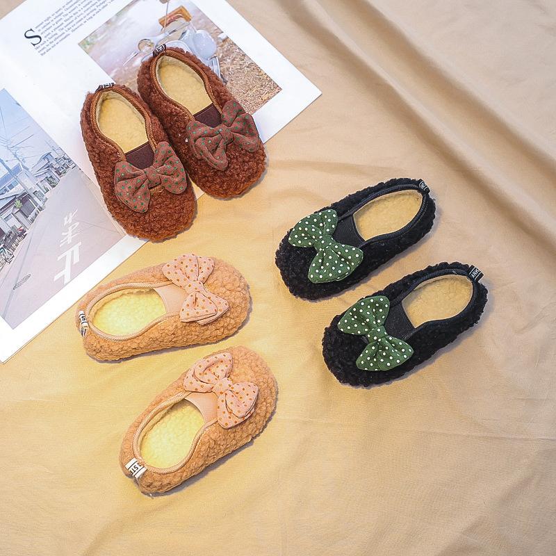 Zapatos de lana de cordero para niñas zapatos de otoño e invierno para niñas forrados de lana para niñas zapatos de felpa para niños pequeños zapatos de algodón para niños medianos para entrega