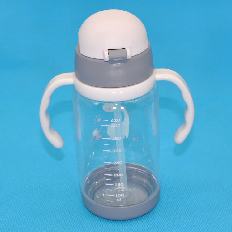 Los estudiantes de kindergarten con correa de mango taza de beber paja taza de beber niños bebé taza de beber sellada