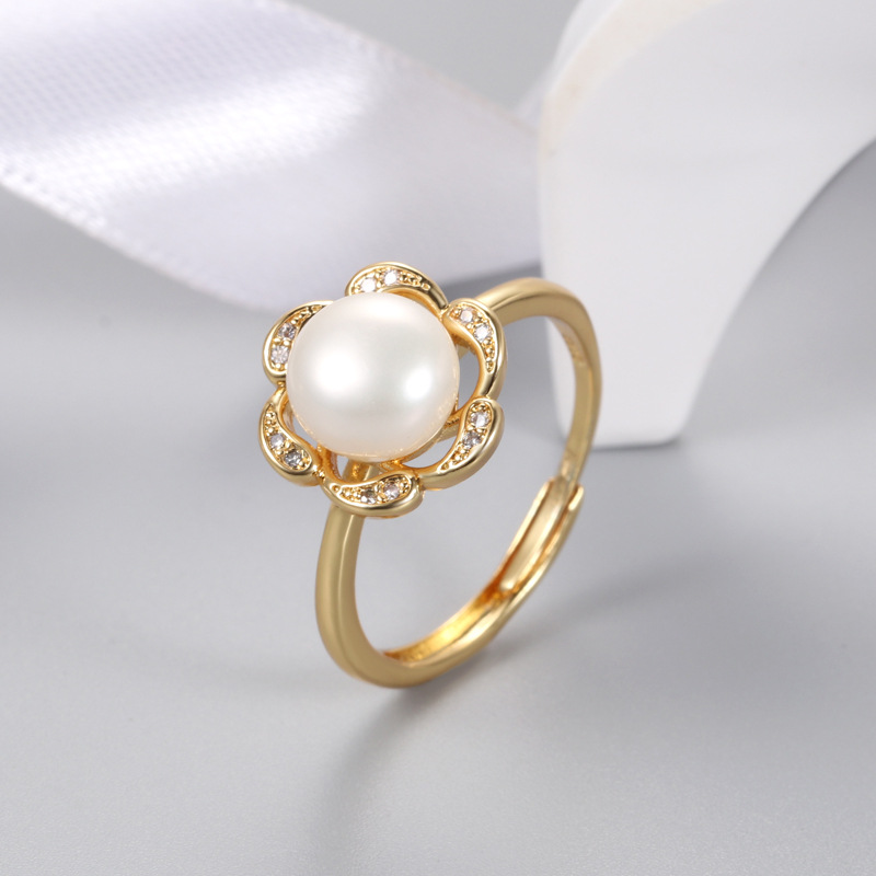 【Ring contains fresh water droplets white 9m】Golden
