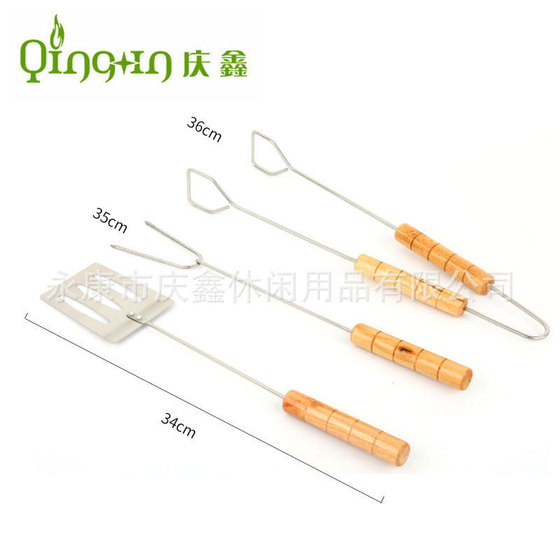 Fuente de la fábrica pequeño triángulo conjunto de herramientas de barbacoa al aire libre hogar combinación de tres piezas conjunto de barbacoa Qingxin