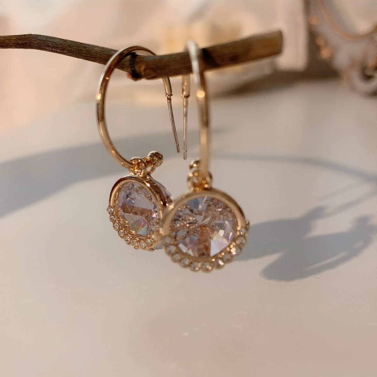 Серебряная игла, цирконий, модные универсальные серьги, серебро 925 пробы, яркий запоминающийся стиль, простой и элегантный дизайн