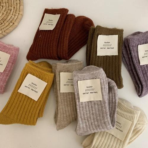 IOULOR wool socks winter wholesale women's thickened cashmere socks Japanese Korean socks mid-tube trendy socks pile socks