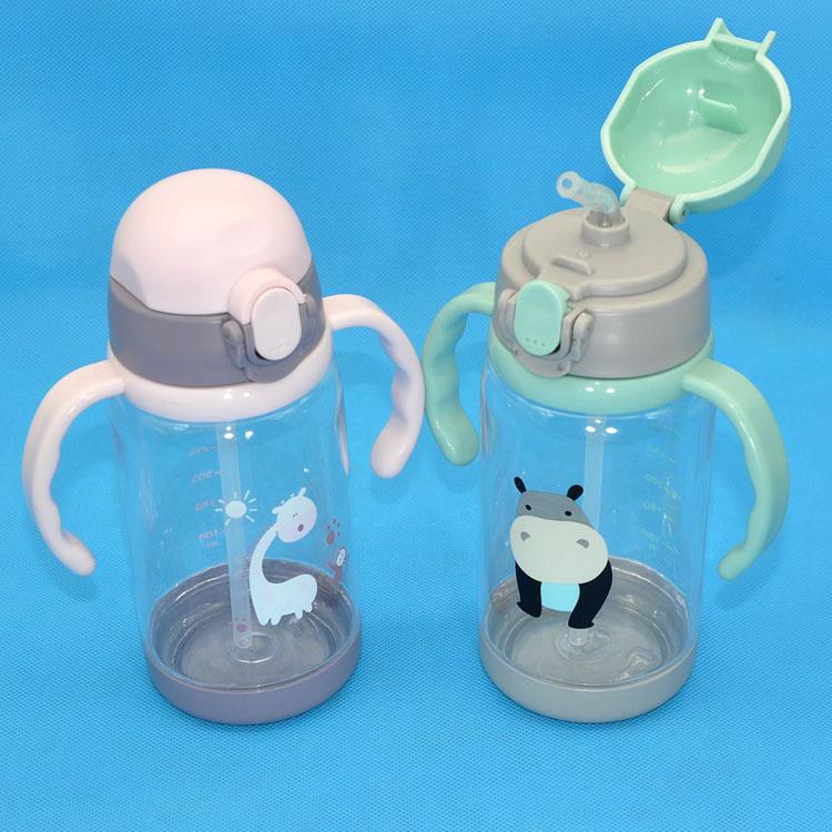 Los estudiantes de kindergarten con correa de mango taza de beber paja taza de beber niños bebé taza de beber sellada
