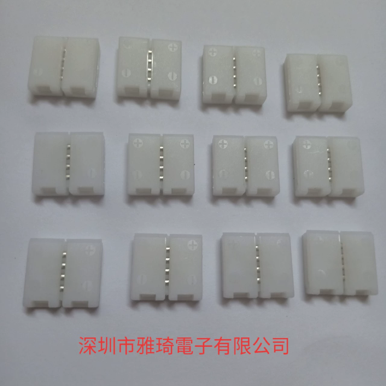 Аксессуары для светодиодных лент RGB световая полоса без пайки Клеммная Соединительная угловая пластина T Тип 5050T сборочный разъем типа