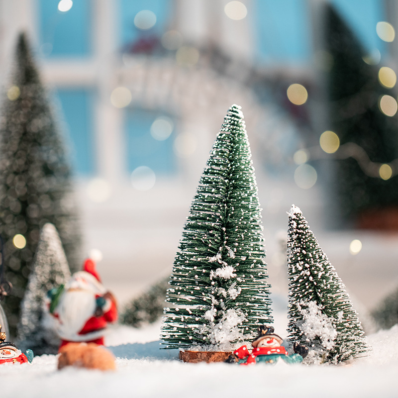 10 - 30cm flocado pequeño árbol de Navidad rociado nieve adesivo adornos de escritorio blanco accesorios de decoración de Navidad cedro