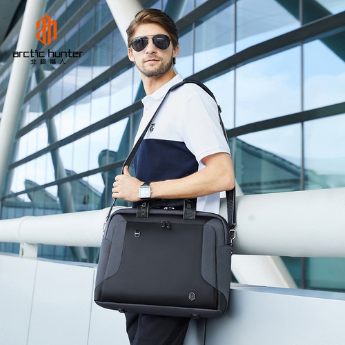 Men's business briefcase large capacity computer handbag casual shoulder crossbody bag large capacity conference computer bag