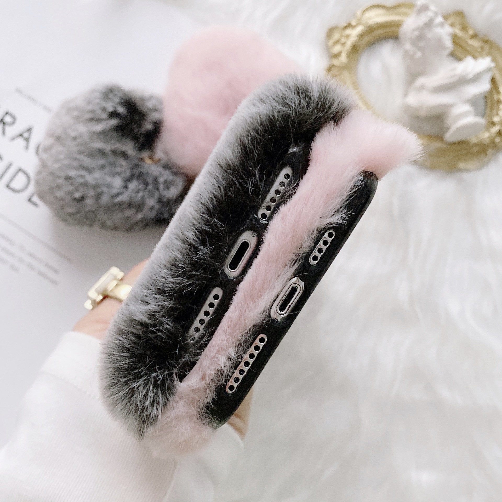 Plush Phone Case For Iphone 15 And 13 Warm Protective Cover_voghion.com