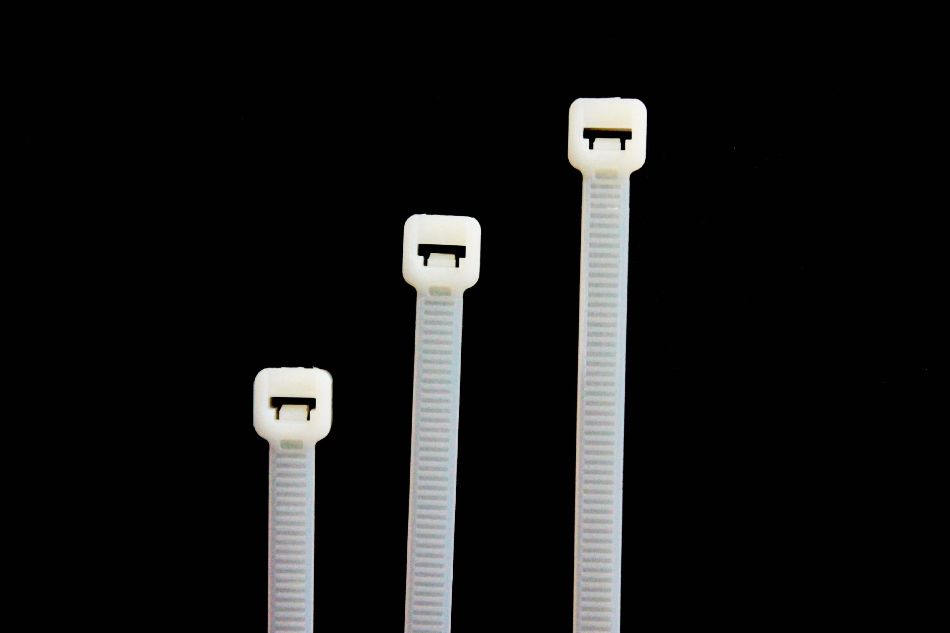 泛--达PLT2S-M尼龙扎带自锁式扎线带束线带耐紫外线4.8*188