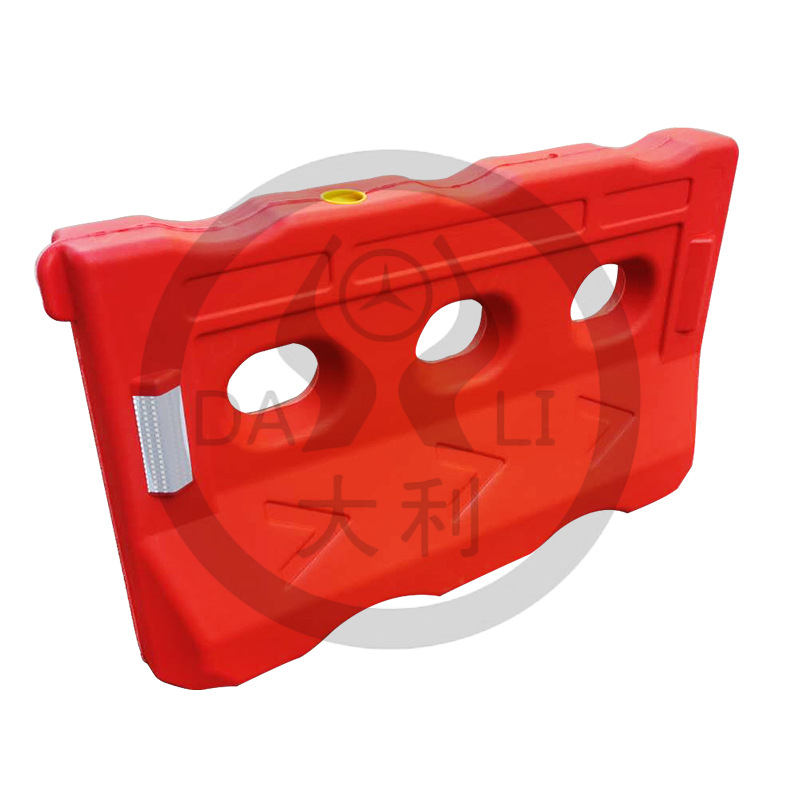 ����ˮ��������ͨ��ʩ����עˮ����Χ·ʩ����·�Ϸ�ײ����