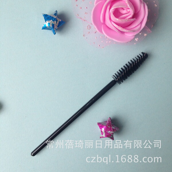Disposable black nylon handheld brush for eyelashes