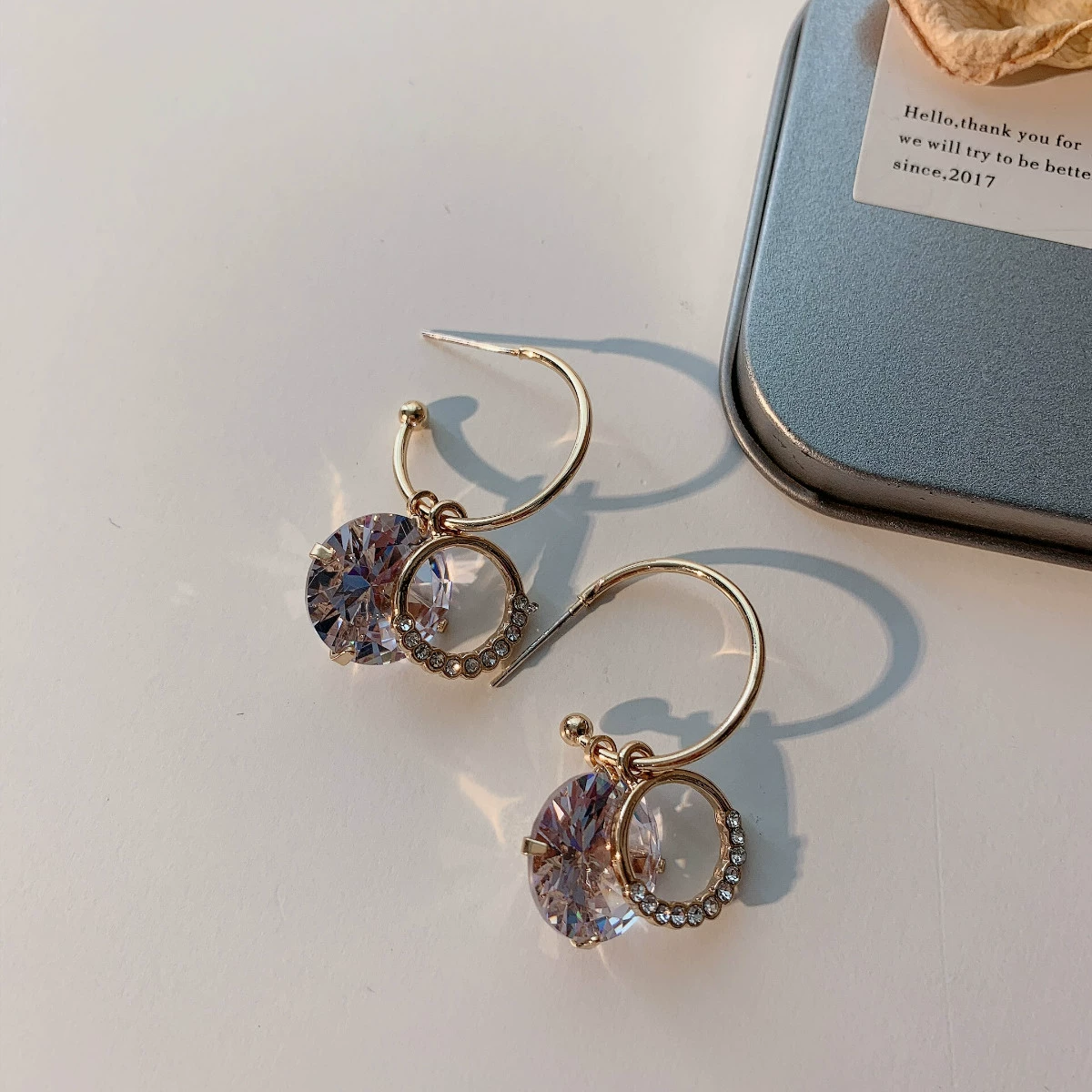 Серебряная игла, цирконий, модные универсальные серьги, серебро 925 пробы, яркий запоминающийся стиль, простой и элегантный дизайн