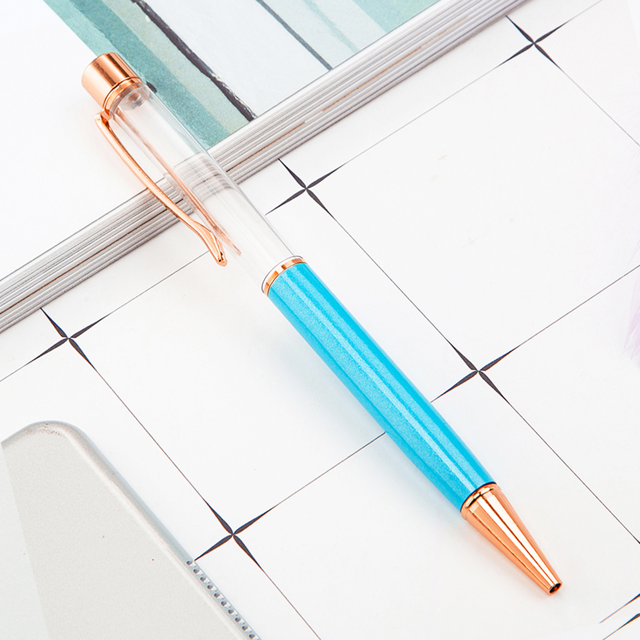 Varilla vacía de metal DIY bolígrafo recargable Crystal Quicksand lámina de oro pluma Impresión logotipo letras pluma de bricolaje