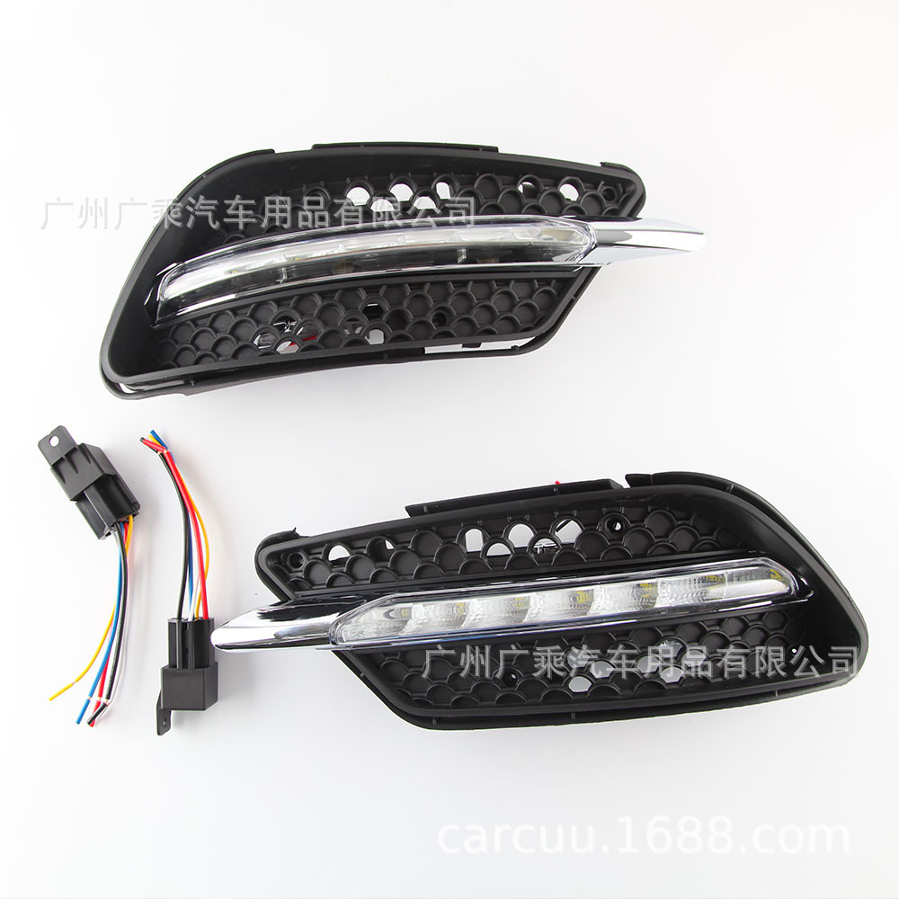 Aplicable a 08-10 Mercedes-Benz Clase C W204 AMG luz diurna LED luz antiniebla delantera que rodea la luz del parachoques delantero