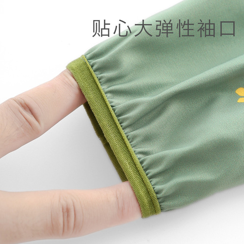 Children's sleeves are waterproof and anti-dirty for infants and toddlers. Cute boys and girls draw children's baby sleeves for spring and summer.