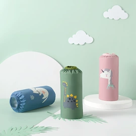 罩衣;围嘴围兜;喂养餐具