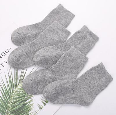 Solid color colored socks, mid-length