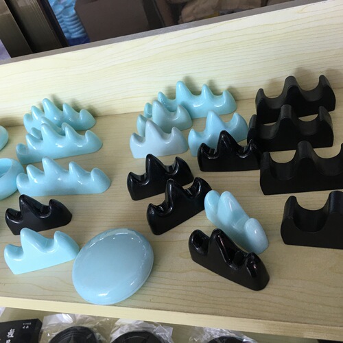 Wholesale plastic pen mountain brush pen holder Four treasures of the study accessories calligraphy supplies beginner training class pen holder pen holder