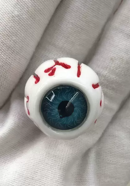 Blue eyes (excluding rubber band)