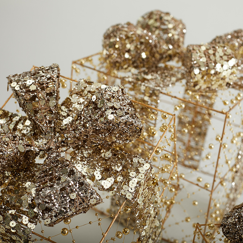 Navidad hierro forjado paquete de tres piezas hotel centro comercial ventana decoración de pavimento esquinilla oro paquete de regalo pila cabeza