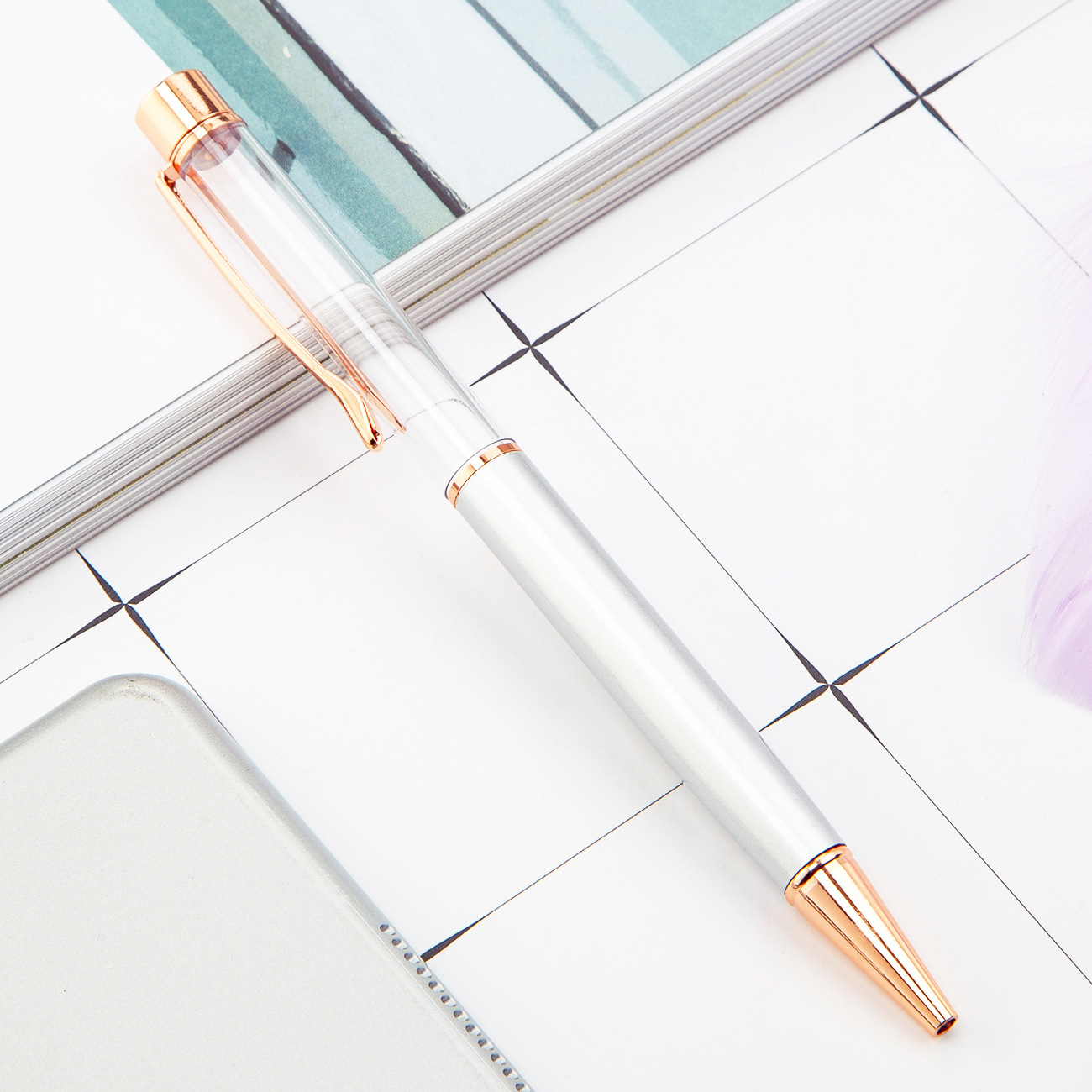 Varilla vacía de metal DIY bolígrafo recargable Crystal Quicksand lámina de oro pluma Impresión logotipo letras pluma de bricolaje