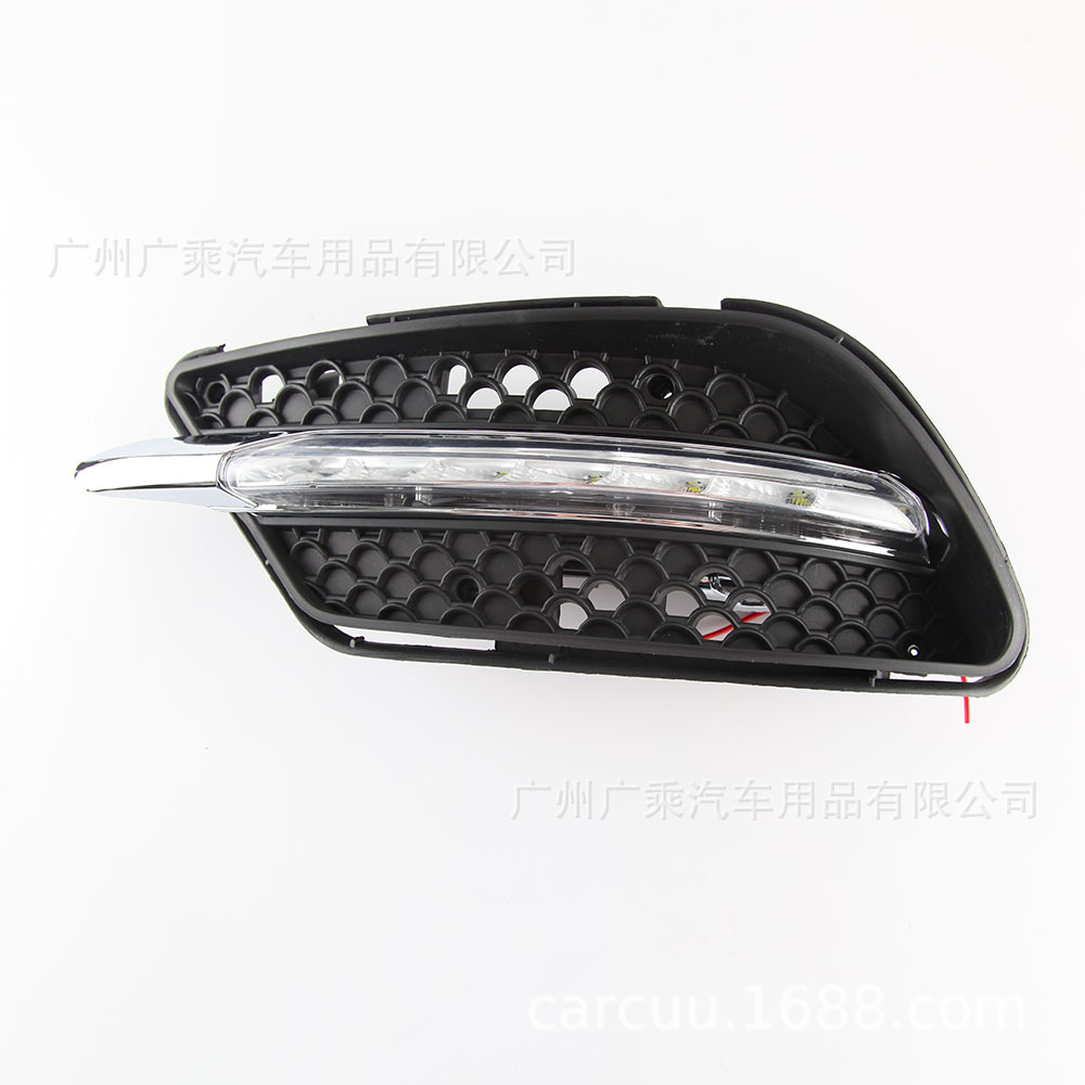 Aplicable a 08-10 Mercedes-Benz Clase C W204 AMG luz diurna LED luz antiniebla delantera que rodea la luz del parachoques delantero