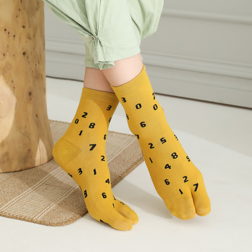 Two-finger socks, toe two-toe socks, winter mid-tube thick cotton socks, warm and sweat-absorbent cotton socks, 2-finger pig's trotters socks, horseshoes