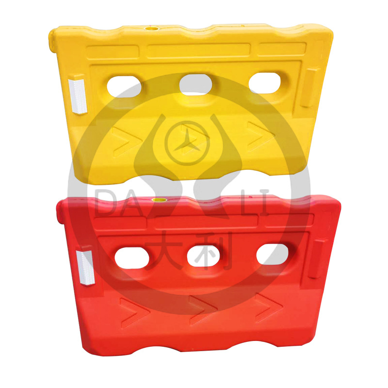 ����ˮ��������ͨ��ʩ����עˮ����Χ·ʩ����·�Ϸ�ײ����