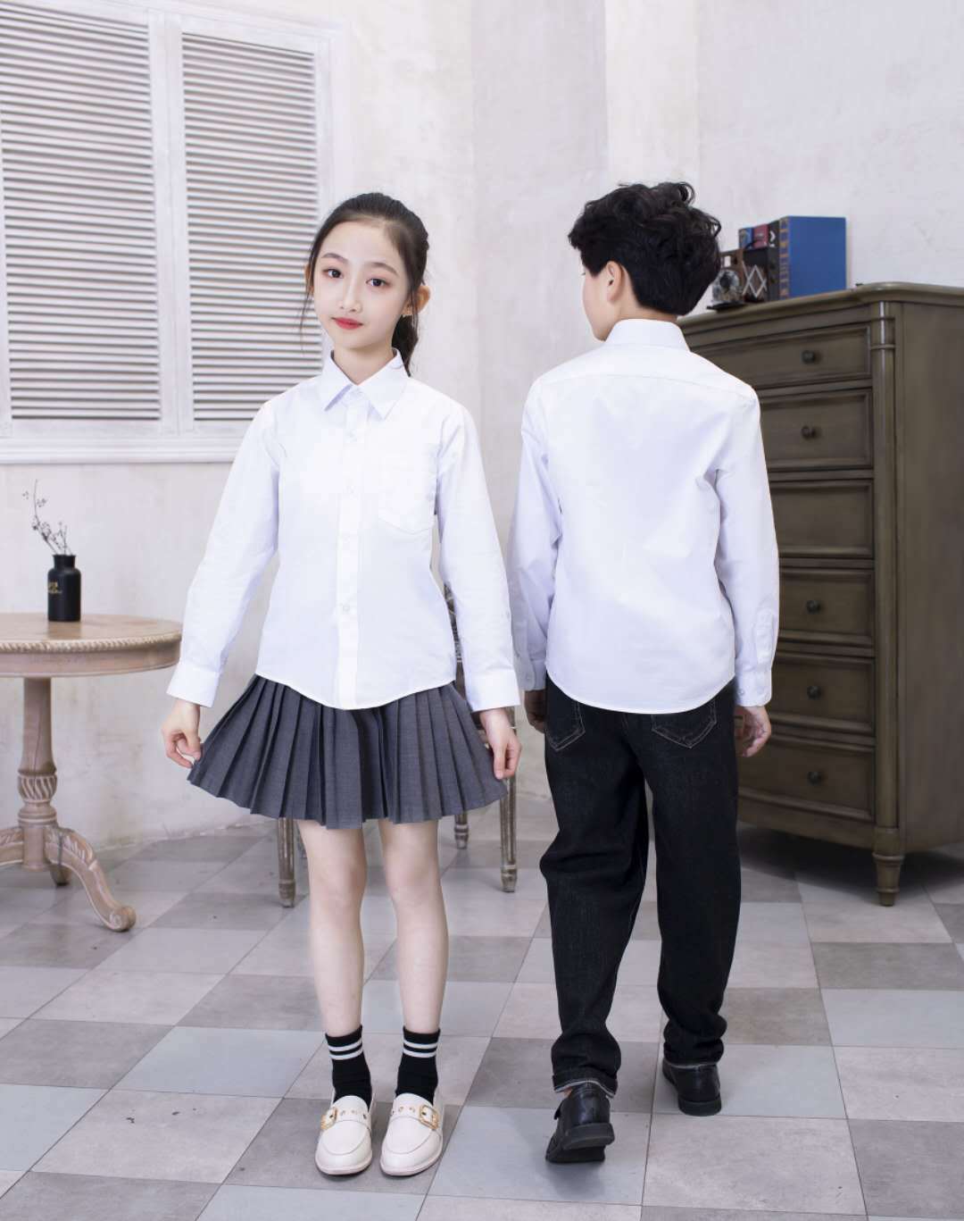 Camisa blanca para niños de embalaje fino Camisa blanca para niñas Estudiante uniforme escolar Camisa blanca para niños de manga larga