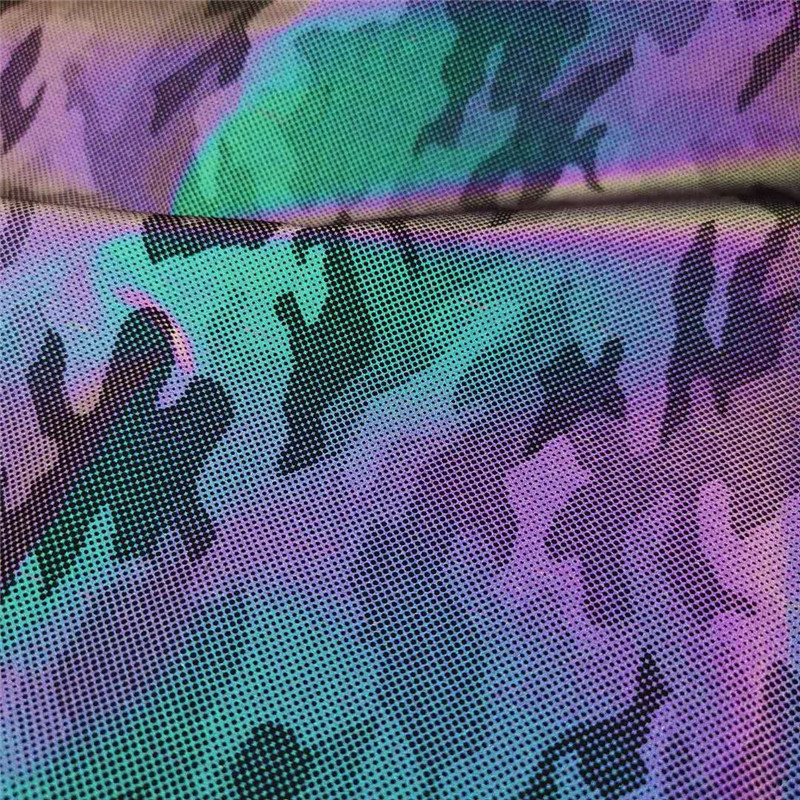 厂家供应迷彩印花幻彩反光布风衣面料七彩烫金反光布耐水洗