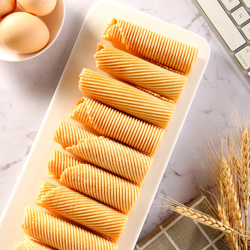 Egg puffs, traditional old-fashioned milk-flavored black sesame-flavored egg rolls, old egg roll biscuits, snacks, whole box wholesale