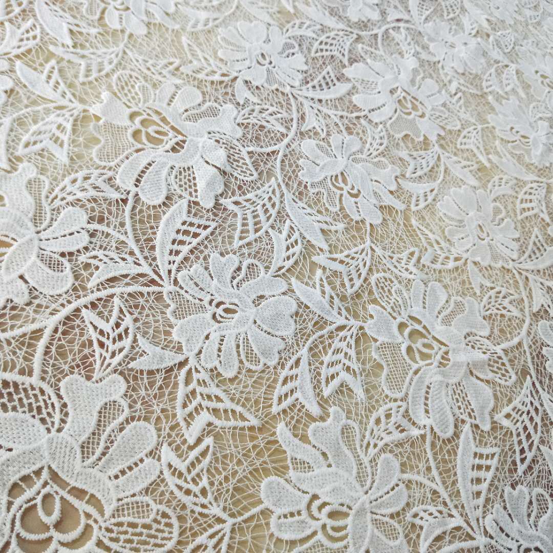 厂家直销牛奶丝爆款水溶满幅童装裙子婚纱辅料蕾丝花边家居装饰