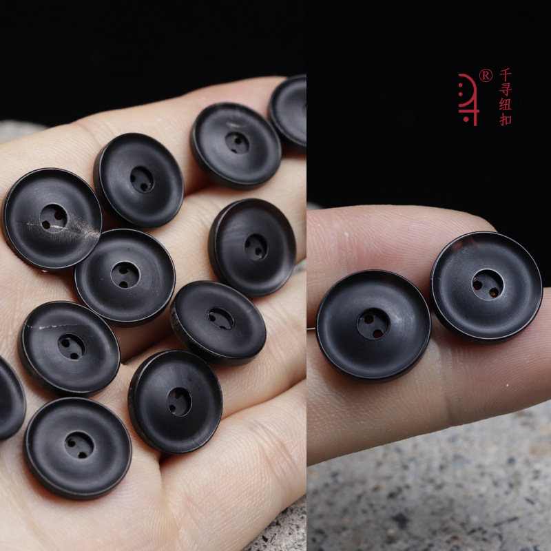Qianxun Button Round Small Eyelet Matte Black Real Horn Button Pastoral Chinese Cotton and Linen Shirt Long Skirt Button Qianxun Button Round Small Eyelet Matte Black Real Horn Button Pastoral Chinese Cotton and Linen Shirt Long Skirt Button