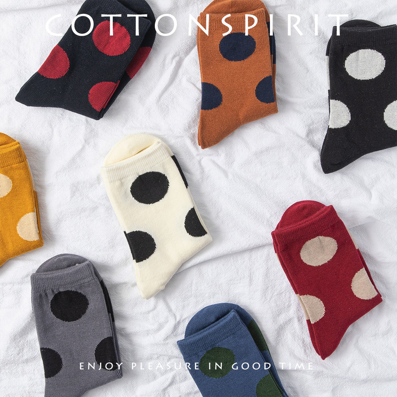 2020 Autumn and Winter New Korean Women's Socks Polka Dot Stockings Japanese Style Big Wave Dot Retro Modern Girl's Stockings 2020 Autumn and Winter New Korean Women's Socks Polka Dot Stockings Japanese Style Big Wave Dot Retro Modern Girl's Stockings