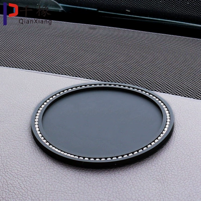 Resistant Phone Holder | Qìchē Fánghuá Diàn Anti-slip mat