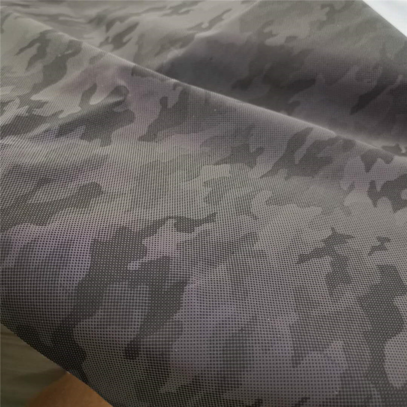 厂家供应迷彩印花幻彩反光布特殊冲锋衣面料烫金七彩反光布可水洗