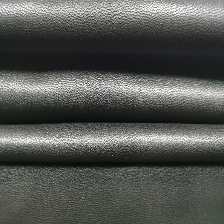 검은색