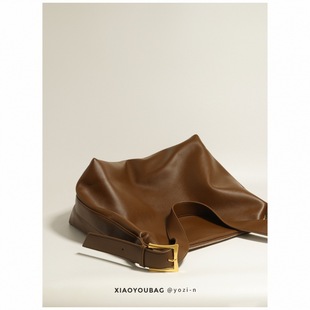 Minimalistic fashionable trend one-shoulder bag, capacious shoulder bag, 2020