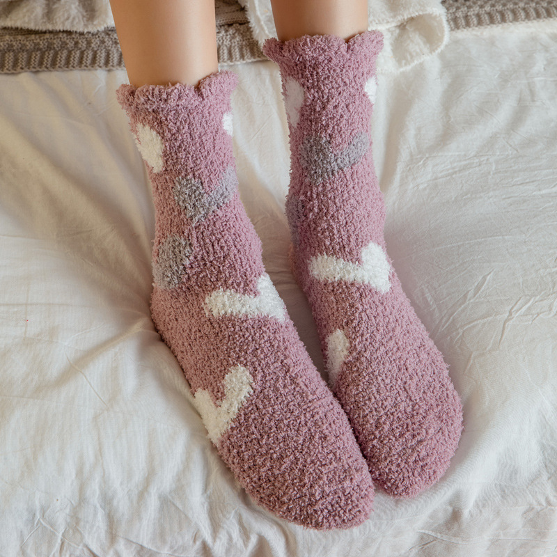 Winter socks women's mid-calf socks love Japanese cute home coral velvet socks autumn and winter fleece-lined thick floor socks