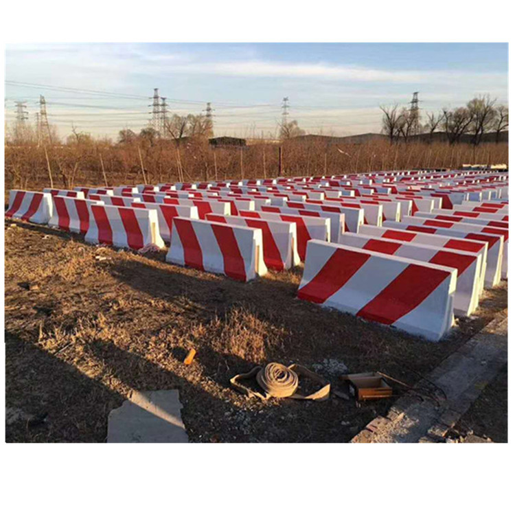 水泥隔离墩生产厂 大型混凝土隔离墩 高速公路防撞墩 交通隔离墩