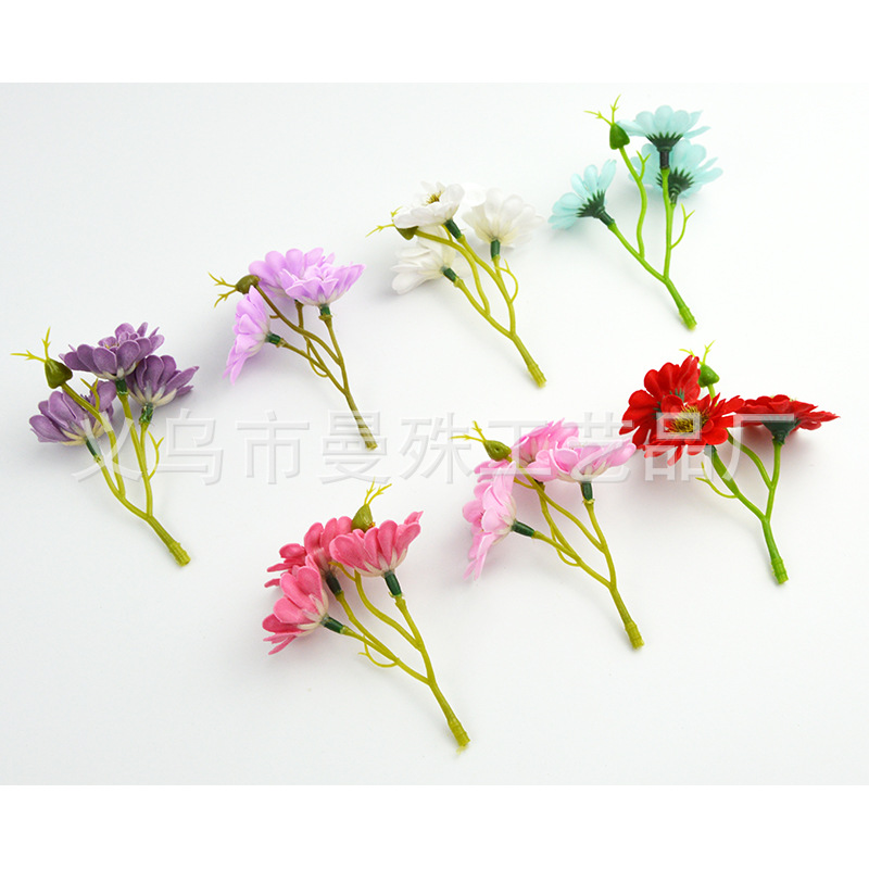 Día de San Valentín nuevo pequeño crisantemo salvaje jabón flor cabeza Zou Ju artificial jabón flor caja de regalo ramo decoración a juego al por mayor