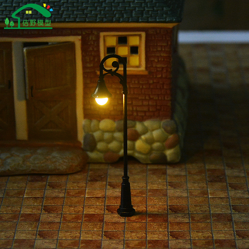 Mini lámpara de jardín modelo metal antiguo bricolaje hecho a mano escena juego arena edificio Mesa micro paisaje producción material