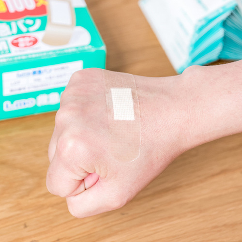 Household waterproof band-aid first aid color band-aid children's large band-aid flesh-colored breathable invisible 100 pieces