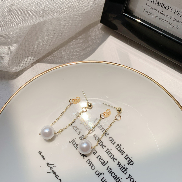 Fashionable universal retro elegant cute earrings pearl