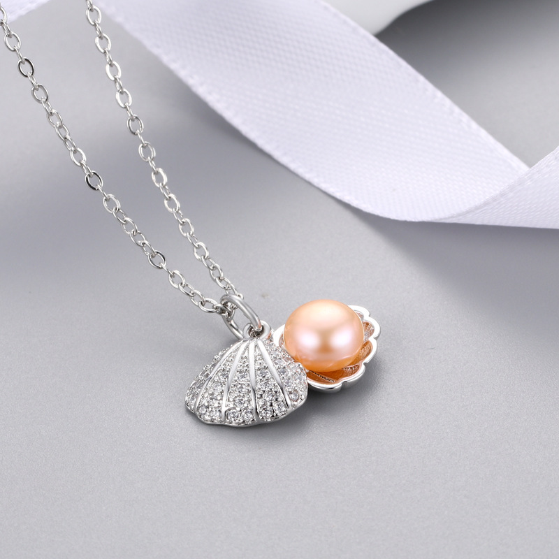 Pendant, fuchsia platinum pearl powder