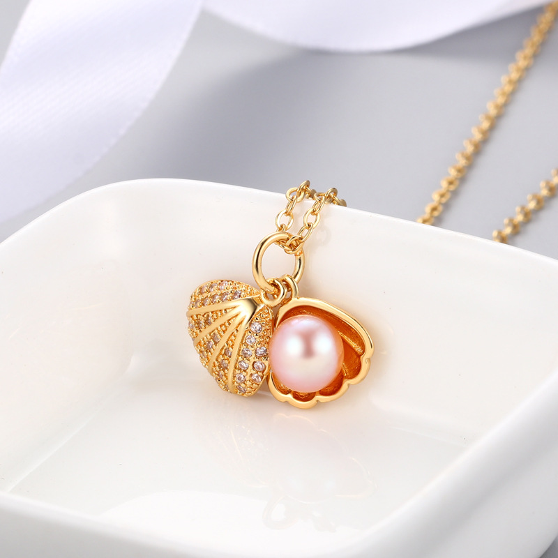 Pendant, fuchsia golden pearl powder