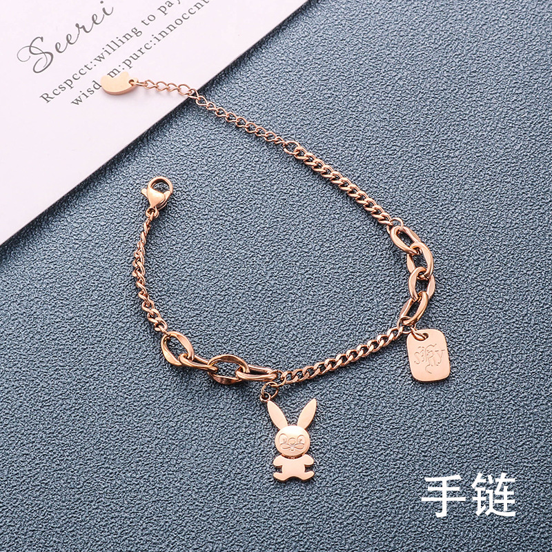 Acero de titanio de una sola capa de conejo lindo temperamento pulsera encantadora mujer ins personalidad nicho diseño viento frío red pulsera roja