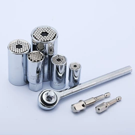 套筒扳手;活扳手;铁皮剪